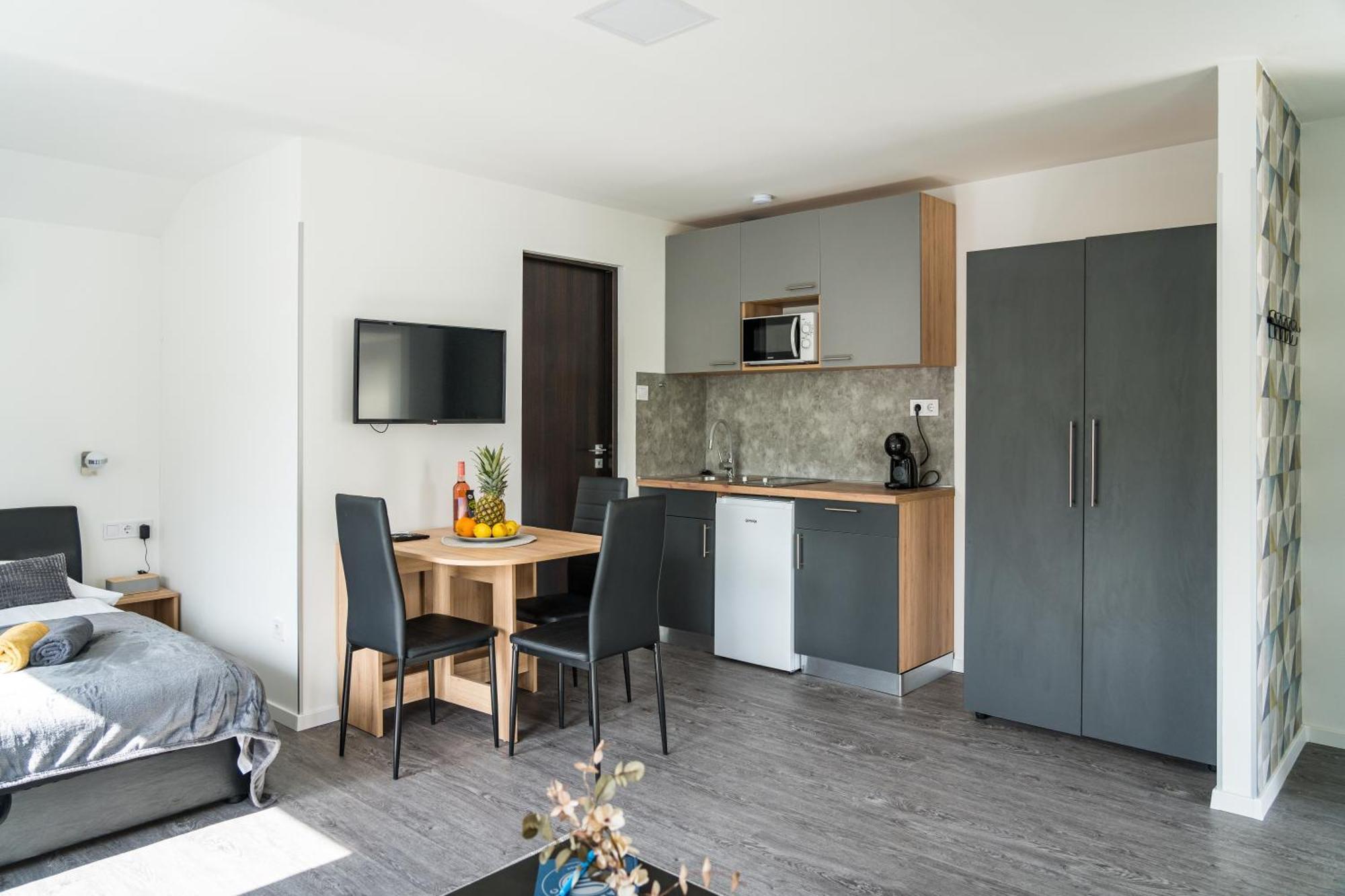 Balatonic Lemon Apartmanhaz Siófok Extérieur photo