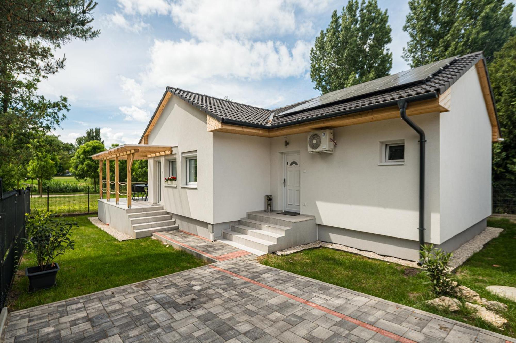 Balatonic Lemon Apartmanhaz Siófok Extérieur photo